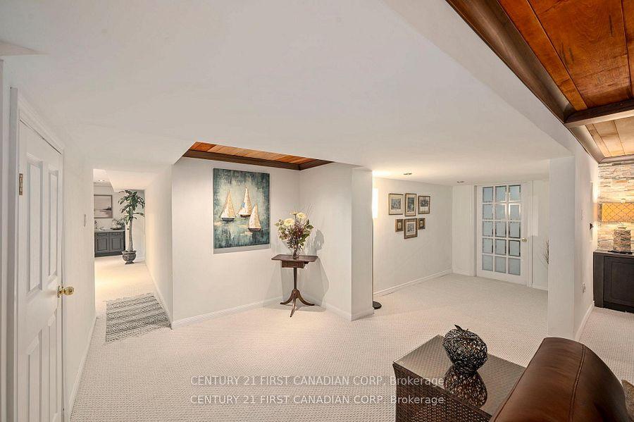 Photo 26 of 43 Compton Crescent, London, South R — HOMEH