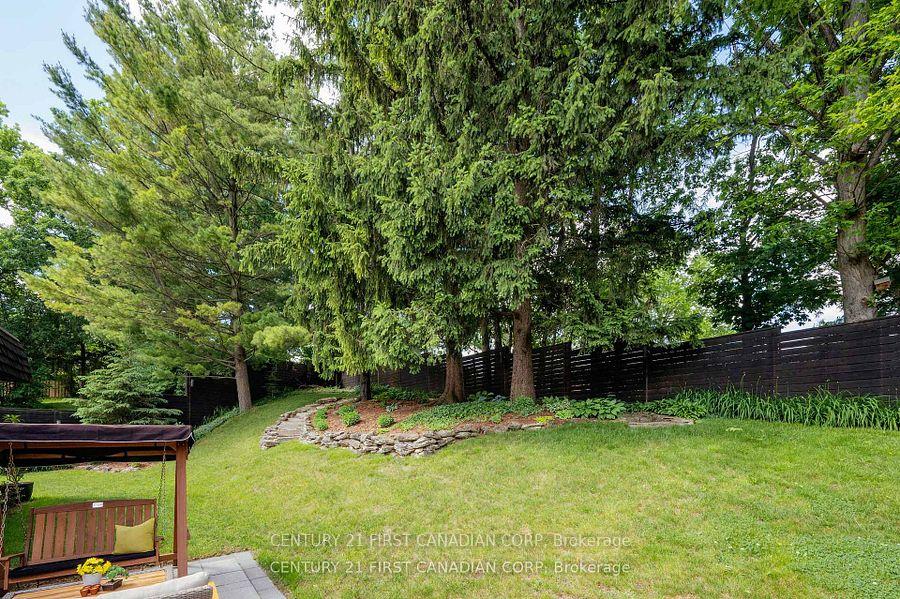 Photo 29 of 43 Compton Crescent, London, South R — HOMEH