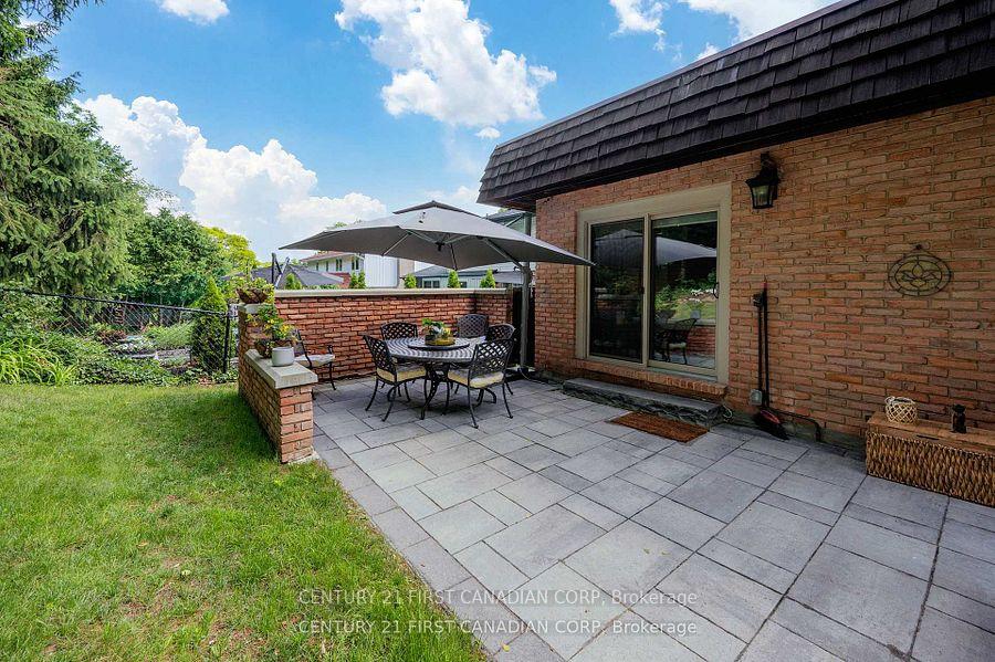 Photo 30 of 43 Compton Crescent, London, South R — HOMEH