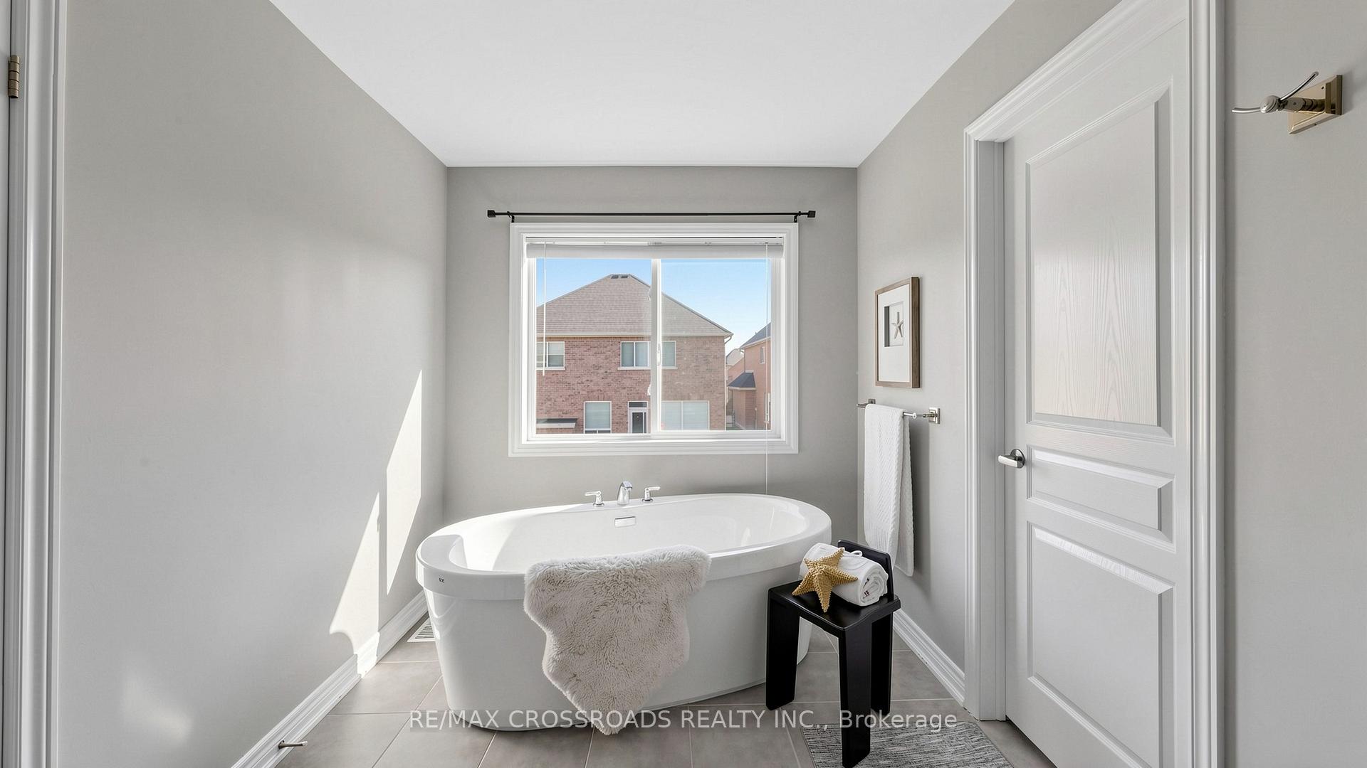 Photo 29 of 29 Lampkin Street, Georgina, Sutton & Jackson's Point — HOMEH