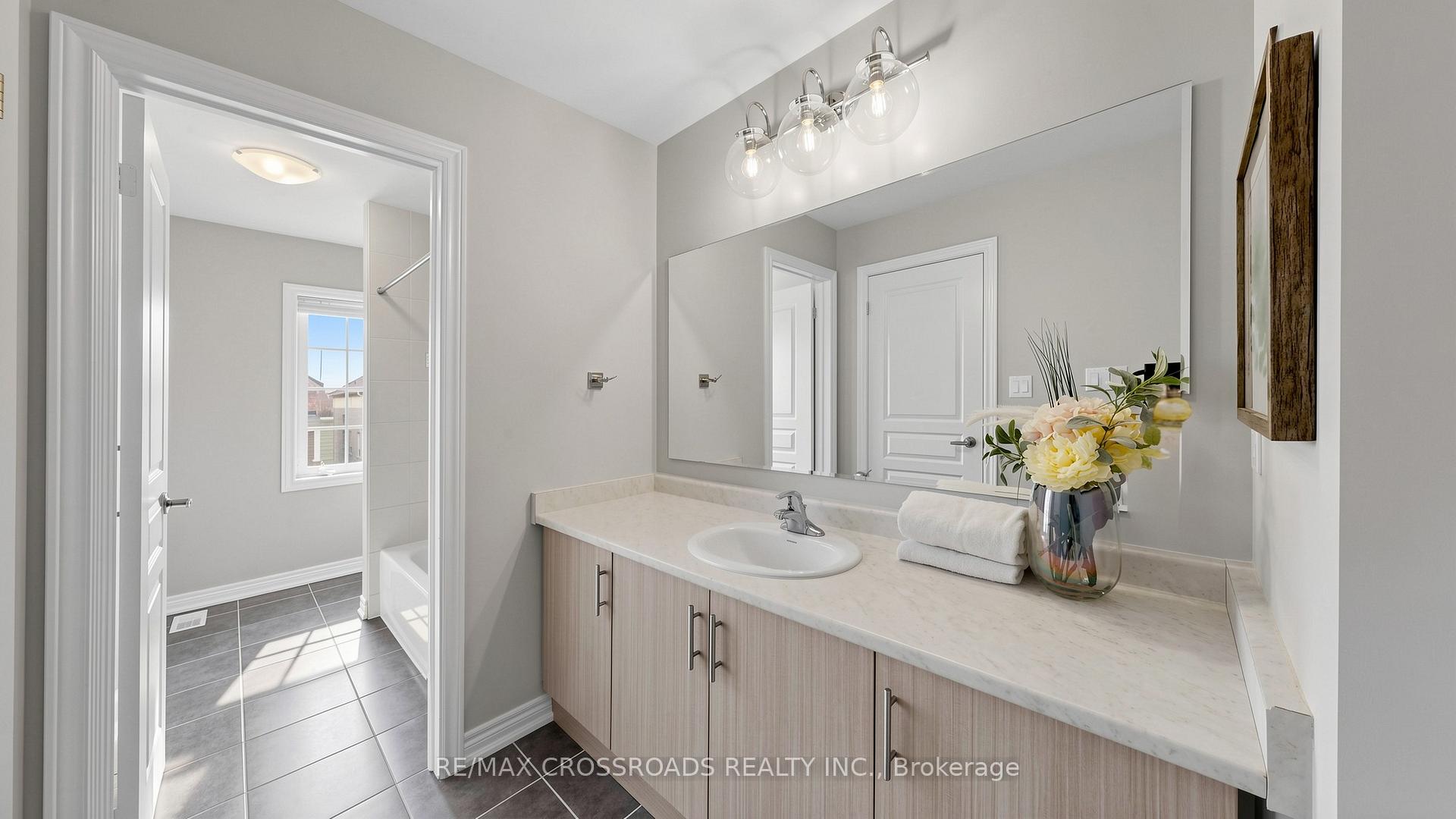 Photo 36 of 29 Lampkin Street, Georgina, Sutton & Jackson's Point — HOMEH