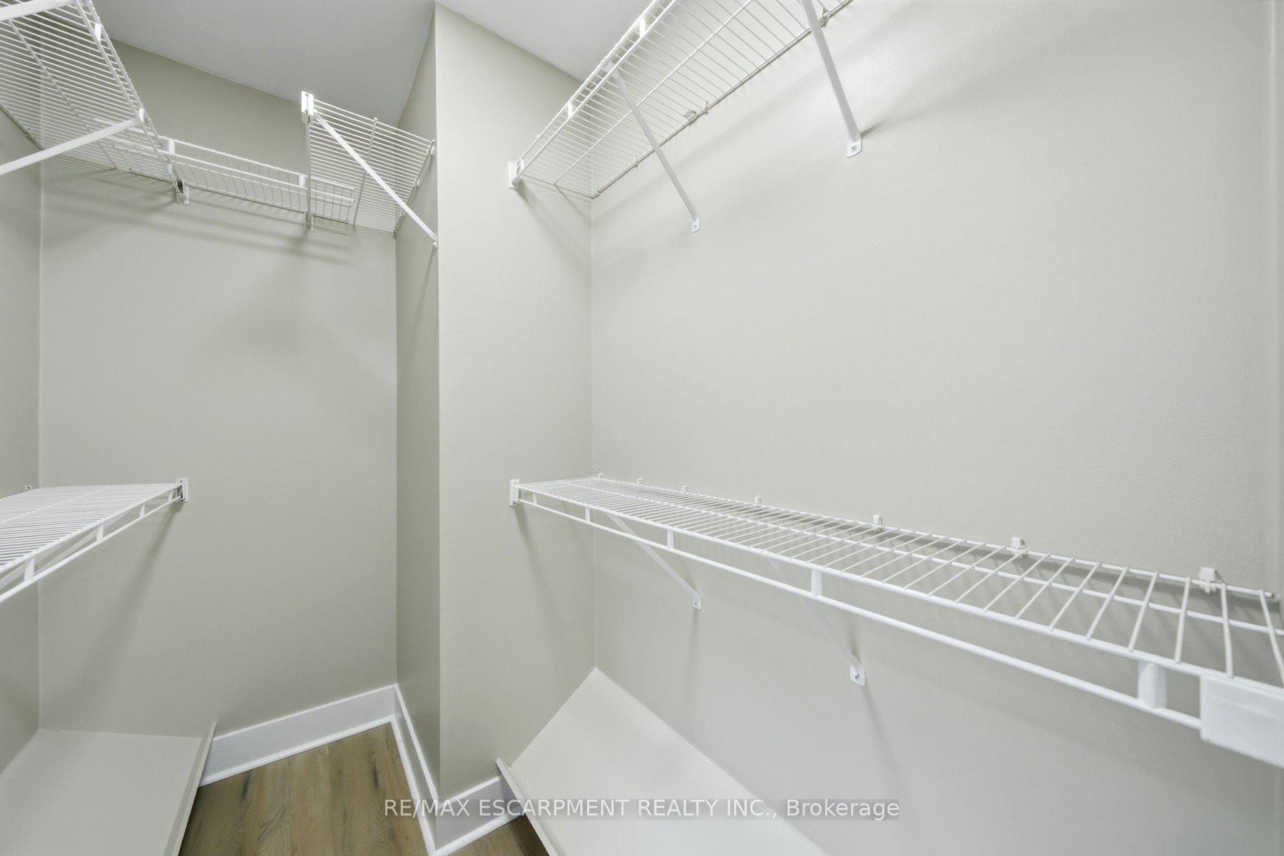 Photo 9 of 81 Cambridge Avenue, Hamilton, Crown Point — HOMEH