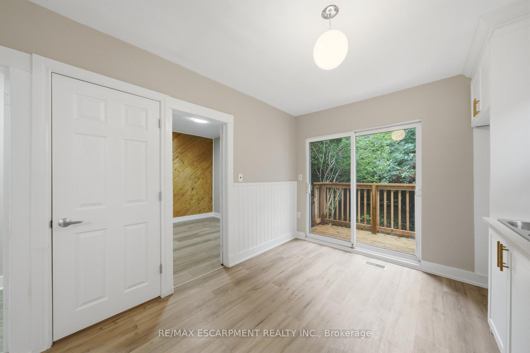 Photo 13 of 81 Cambridge Avenue, Hamilton, Crown Point — HOMEH