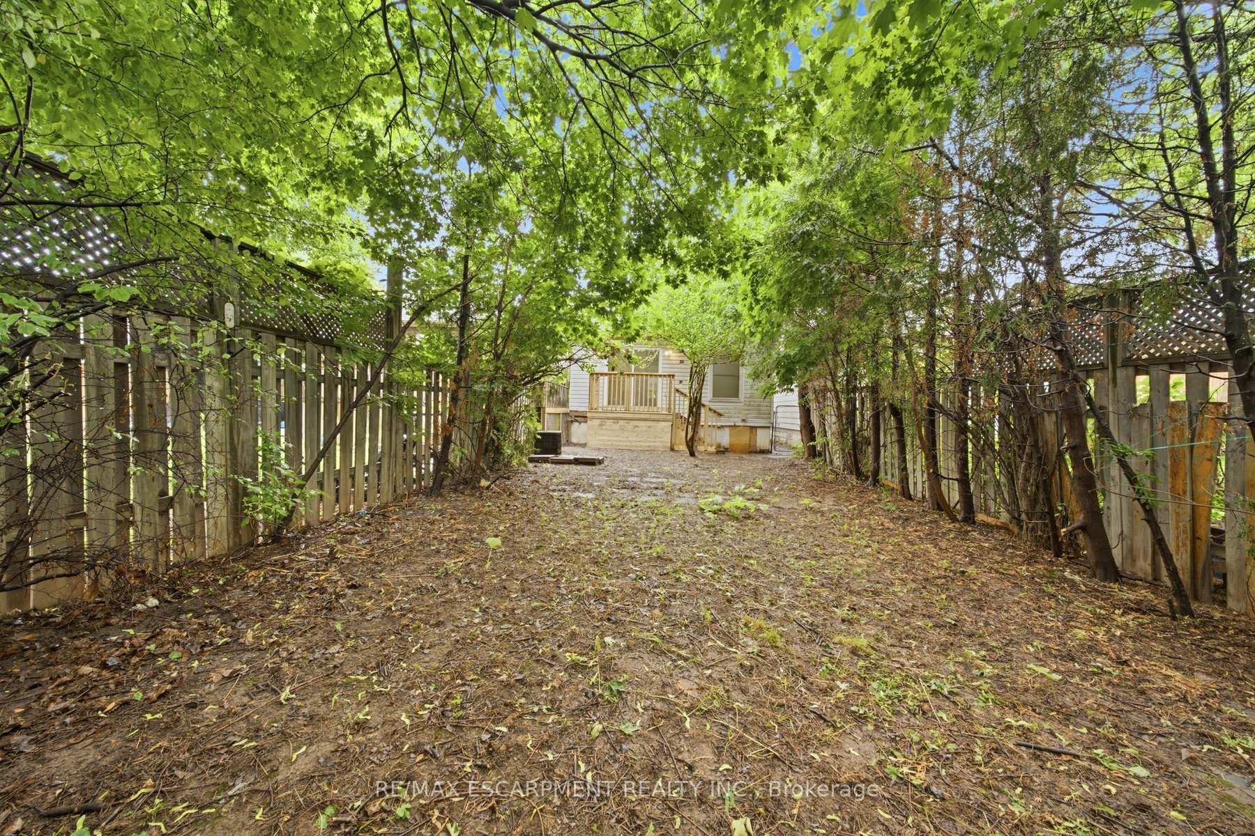Photo 23 of 81 Cambridge Avenue, Hamilton, Crown Point — HOMEH