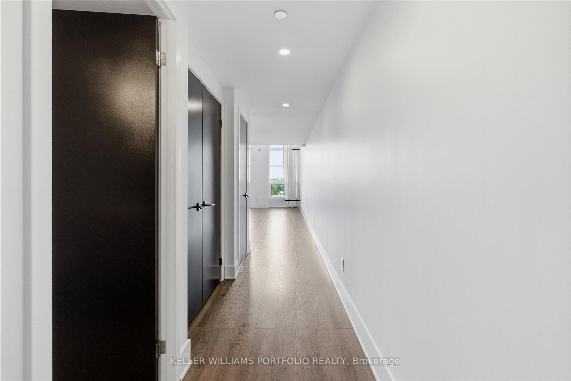 Photo 5 of Unit 932, 111 St Clair Avenue W, Toronto, Yonge-St. Clair — HOMEH
