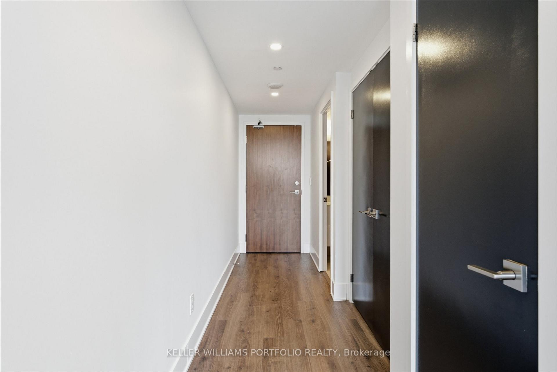 Photo 6 of Unit 932, 111 St Clair Avenue W, Toronto, Yonge-St. Clair — HOMEH