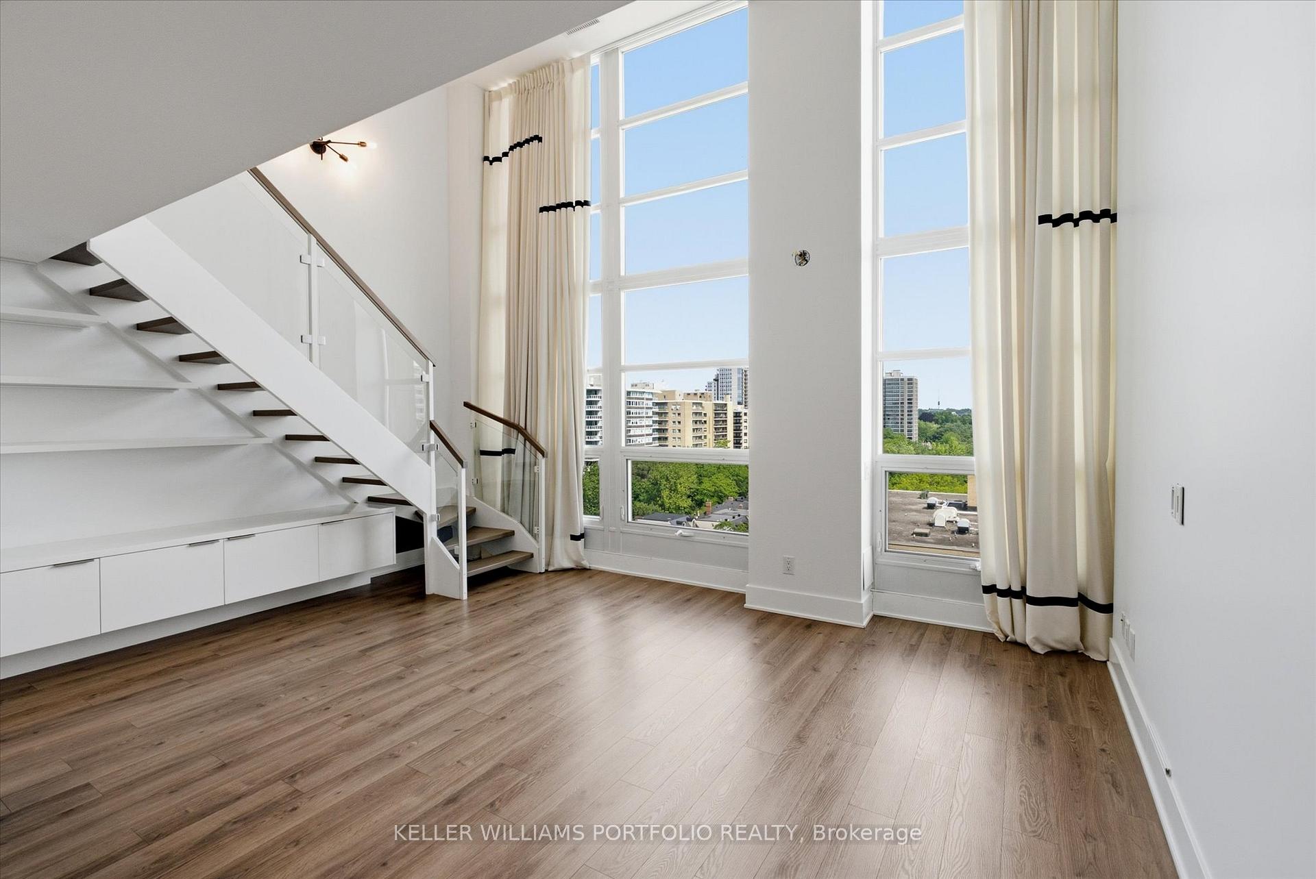 Photo 9 of Unit 932, 111 St Clair Avenue W, Toronto, Yonge-St. Clair — HOMEH
