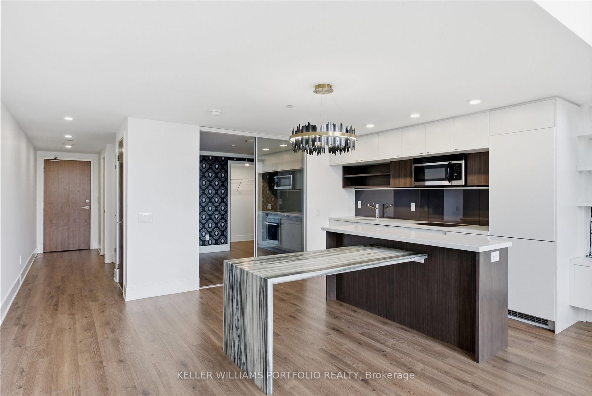Photo 19 of Unit 932, 111 St Clair Avenue W, Toronto, Yonge-St. Clair — HOMEH