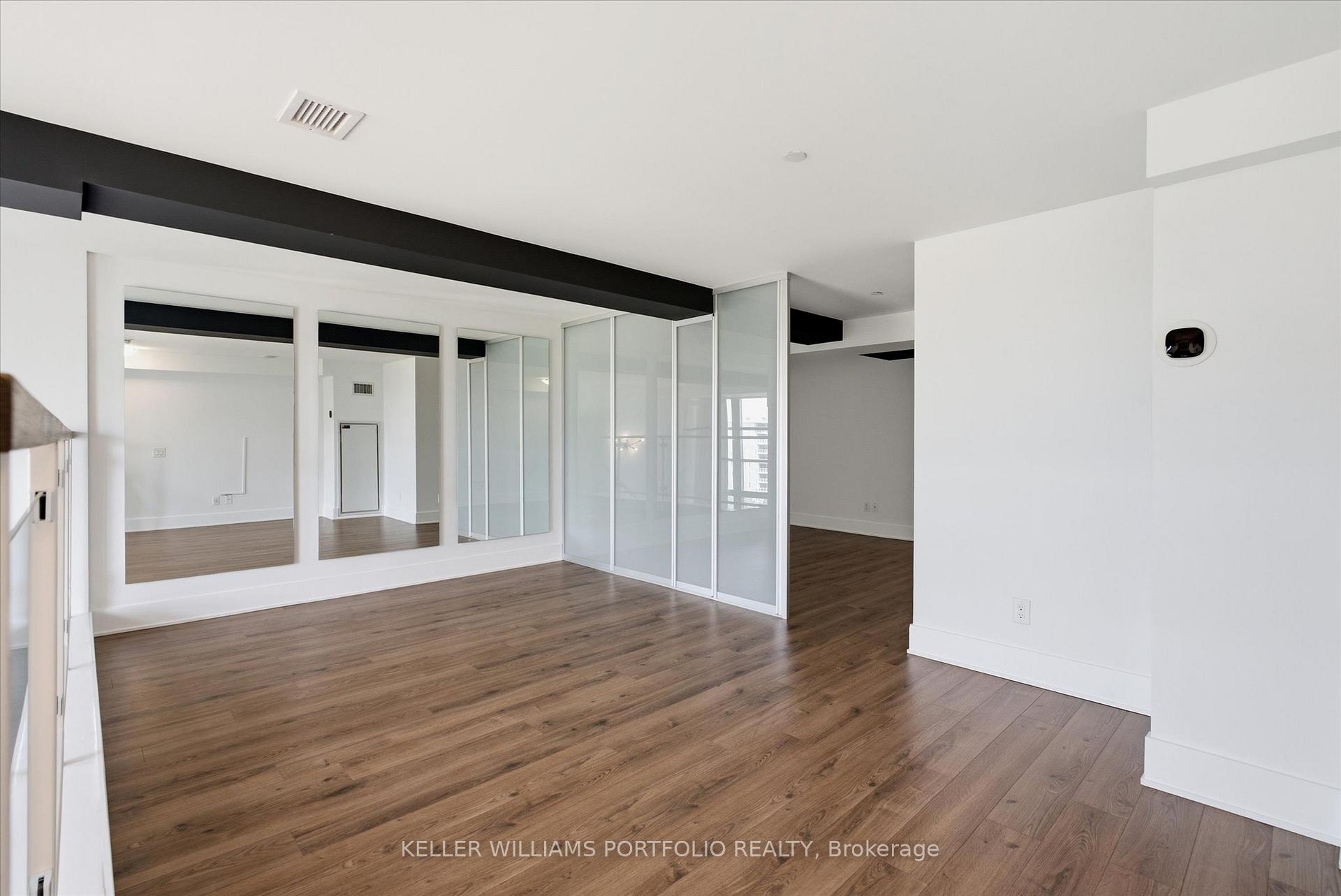 Photo 24 of Unit 932, 111 St Clair Avenue W, Toronto, Yonge-St. Clair — HOMEH