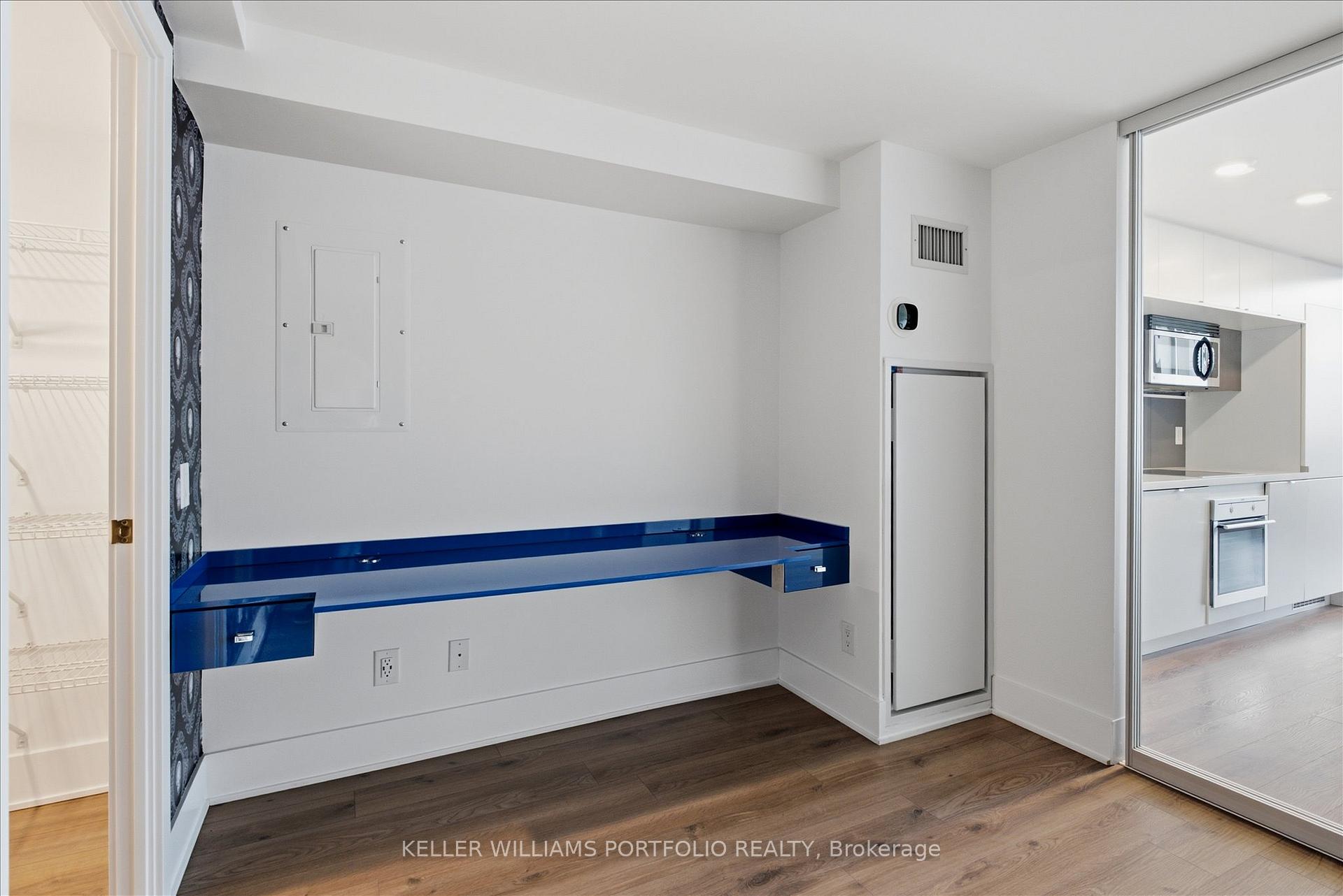 Photo 29 of Unit 932, 111 St Clair Avenue W, Toronto, Yonge-St. Clair — HOMEH