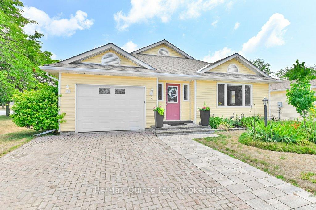Photo 3 of 2 Heritage Drive, Prince Edward County, Wellington Ward — HOMEH