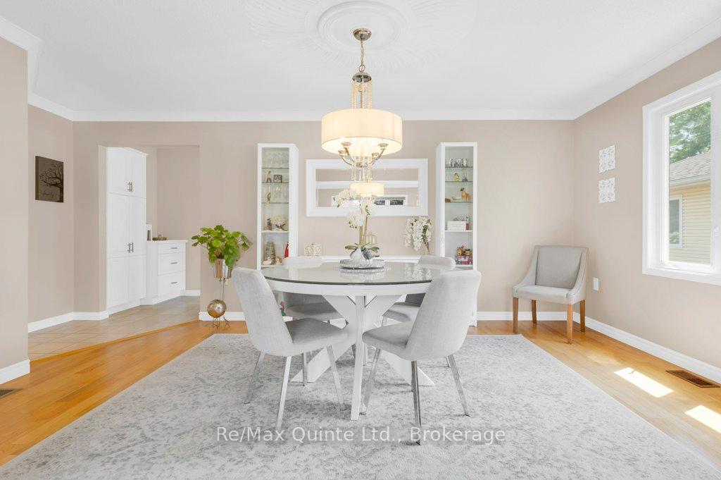 Photo 10 of 2 Heritage Drive, Prince Edward County, Wellington Ward — HOMEH