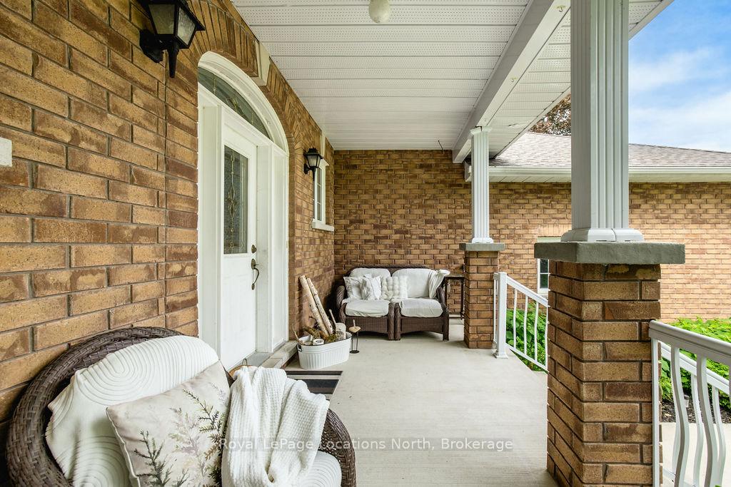 Photo 4 of 54 Royal Beech Drive, Wasaga Beach — HOMEH