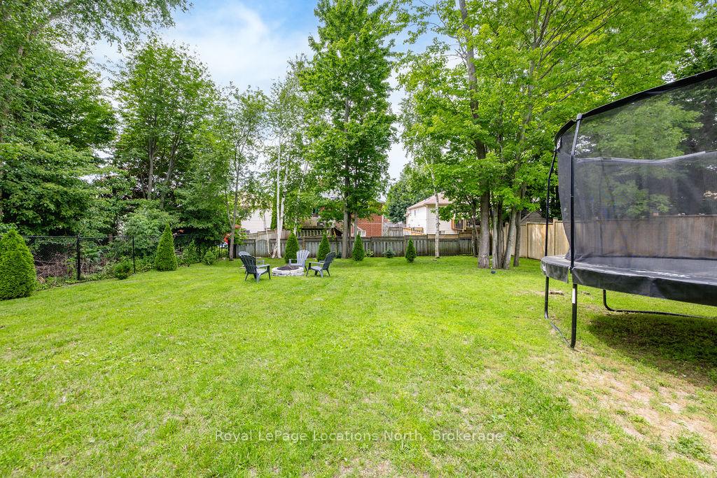 Photo 5 of 54 Royal Beech Drive, Wasaga Beach — HOMEH