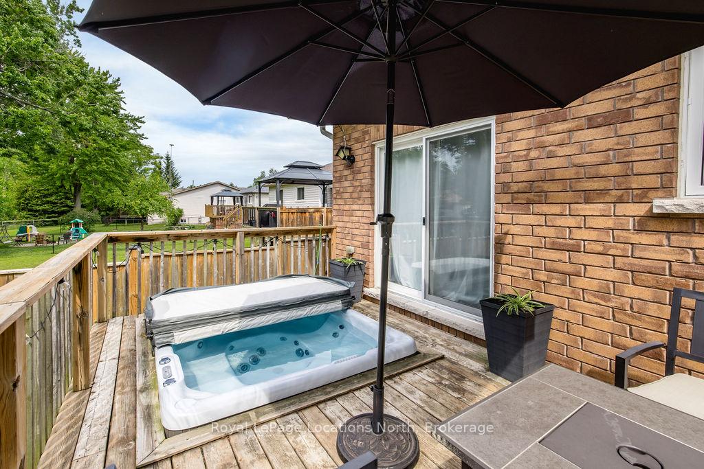 Photo 8 of 54 Royal Beech Drive, Wasaga Beach — HOMEH