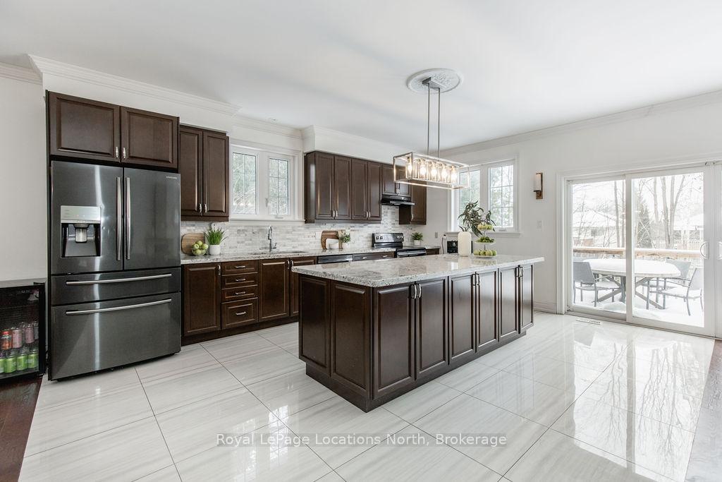 Photo 16 of 54 Royal Beech Drive, Wasaga Beach — HOMEH