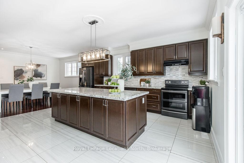 Photo 18 of 54 Royal Beech Drive, Wasaga Beach — HOMEH