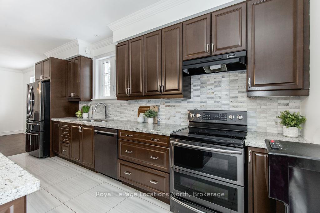 Photo 19 of 54 Royal Beech Drive, Wasaga Beach — HOMEH