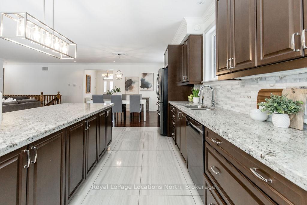 Photo 20 of 54 Royal Beech Drive, Wasaga Beach — HOMEH