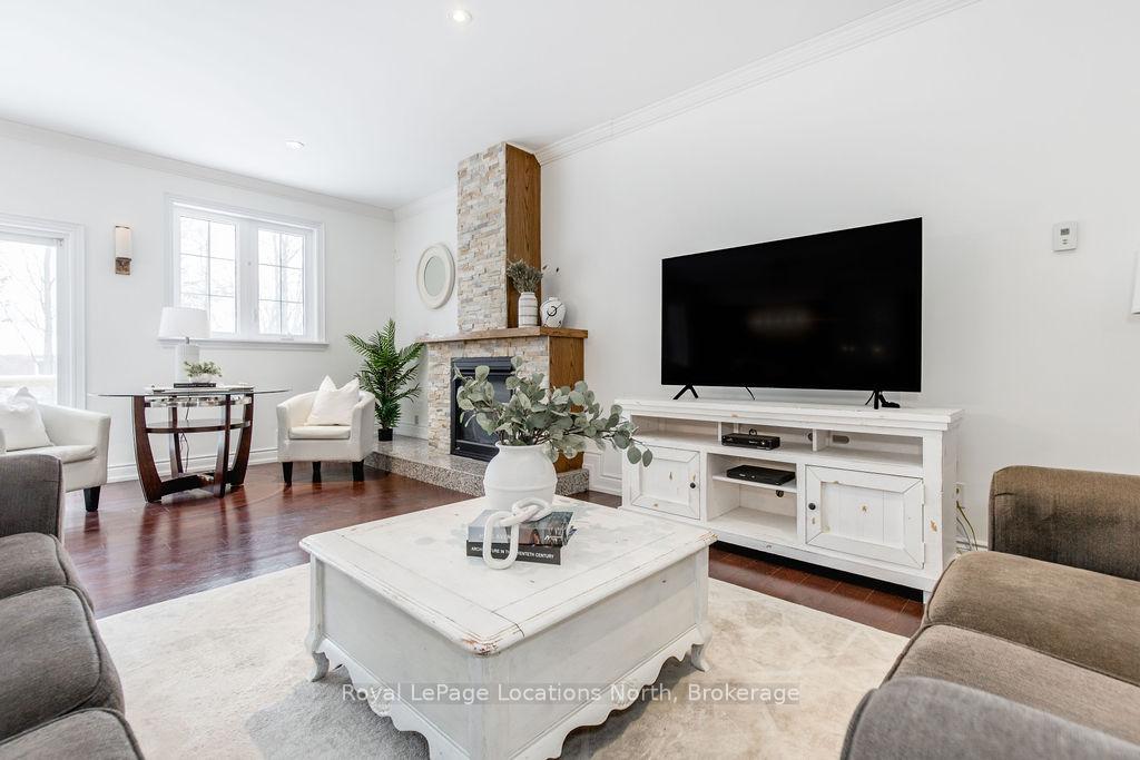 Photo 26 of 54 Royal Beech Drive, Wasaga Beach — HOMEH