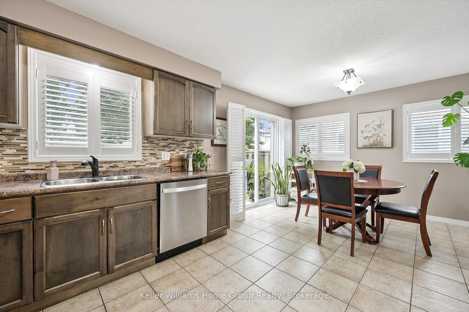 Photo 14 of Unit 14, 210 Dawn Avenue, Guelph, Clairfields/Hanlon Business Park — HOMEH