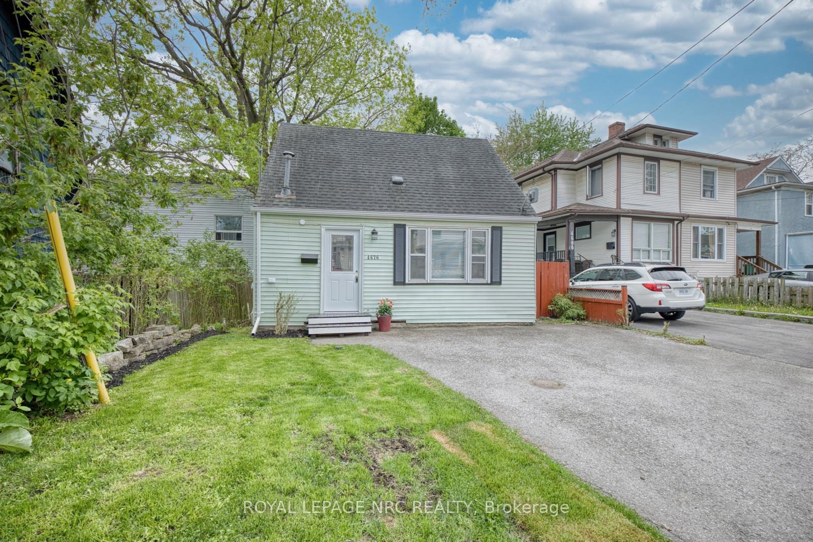 Photo 2 of 4676 McDougall Crescent, Niagara Falls, Downtown — HOMEH