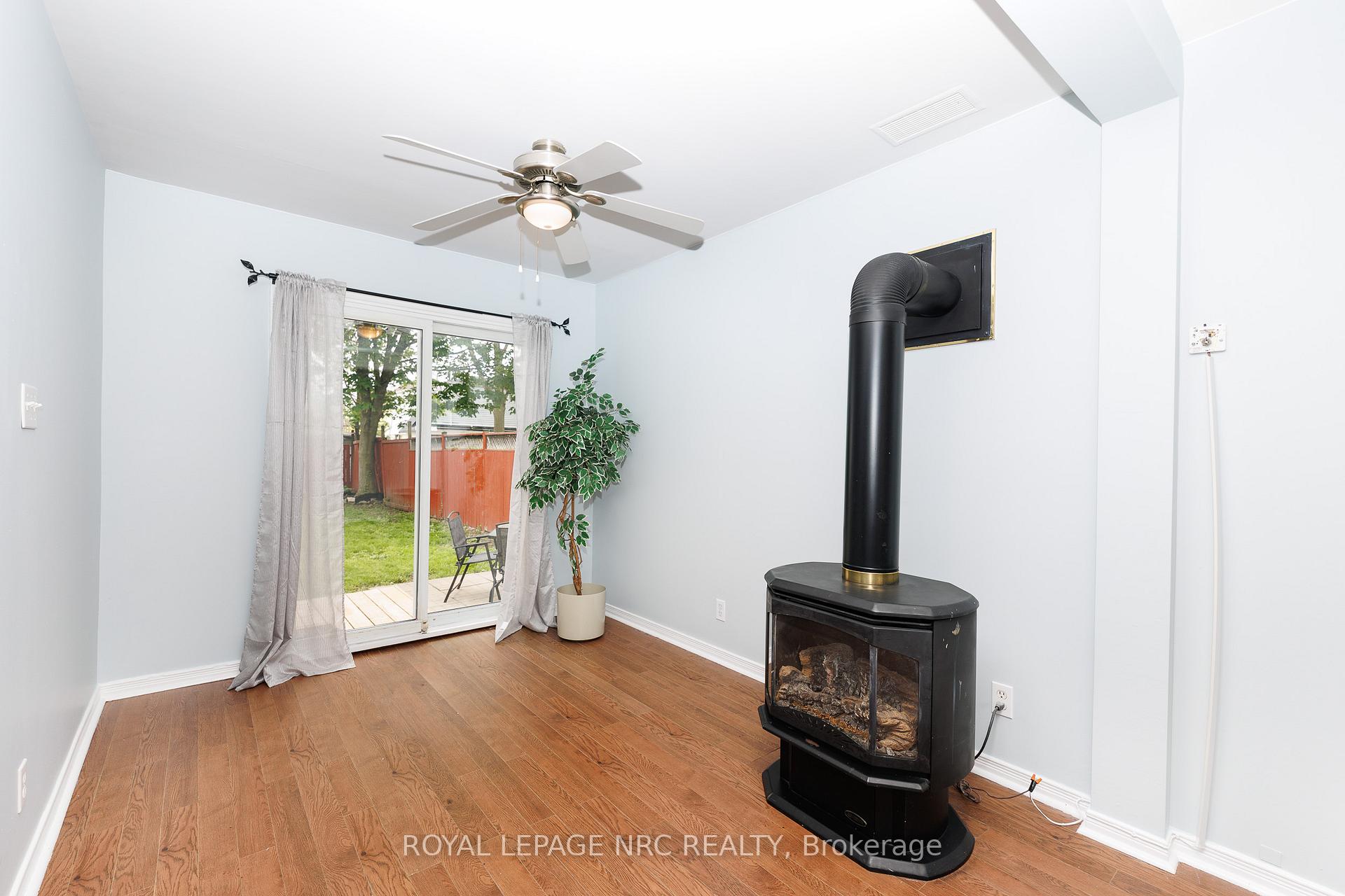Photo 10 of 4676 McDougall Crescent, Niagara Falls, Downtown — HOMEH