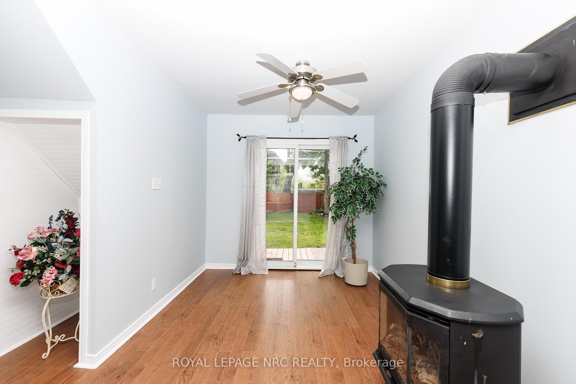 Photo 11 of 4676 McDougall Crescent, Niagara Falls, Downtown — HOMEH