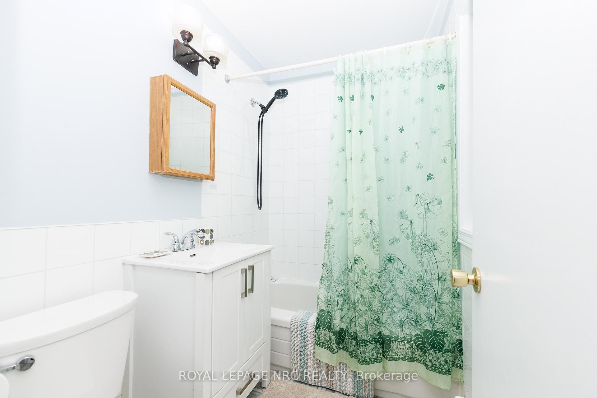Photo 12 of 4676 McDougall Crescent, Niagara Falls, Downtown — HOMEH