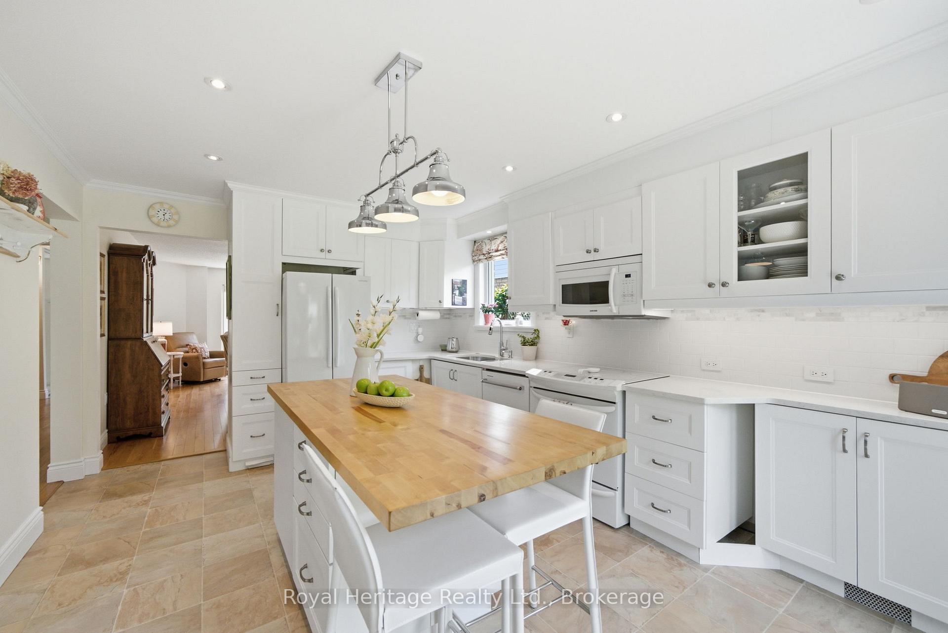 Photo 20 of 212 Andrew Street, Clarington, Newcastle — HOMEH