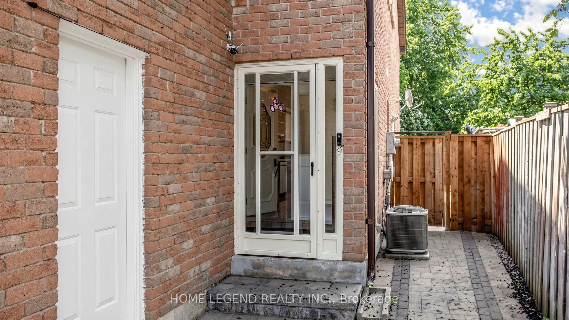 Photo 2 of 79 Upton Crescent, Markham, Milliken Mills West — HOMEH