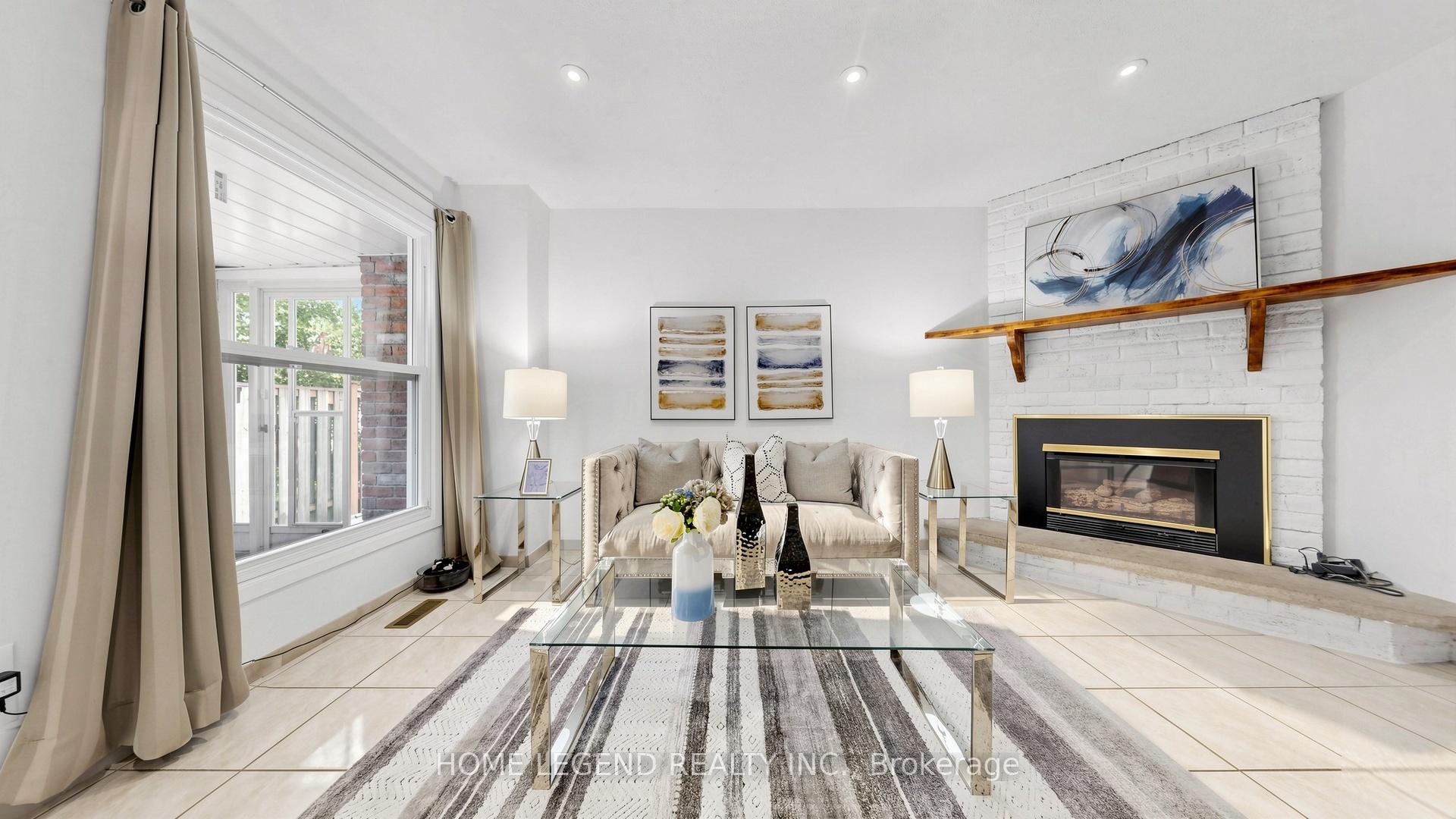 Photo 7 of 79 Upton Crescent, Markham, Milliken Mills West — HOMEH