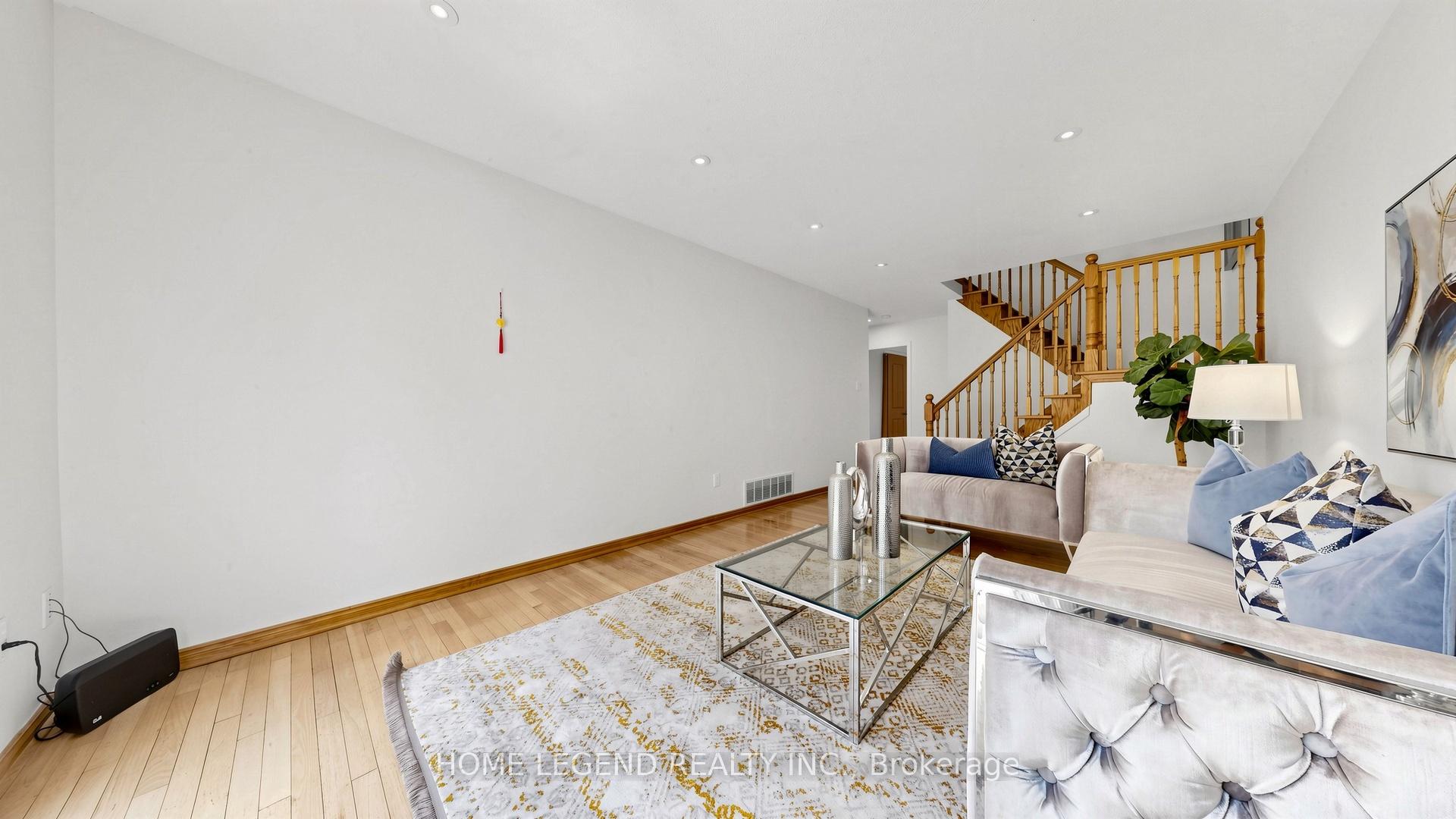 Photo 11 of 79 Upton Crescent, Markham, Milliken Mills West — HOMEH