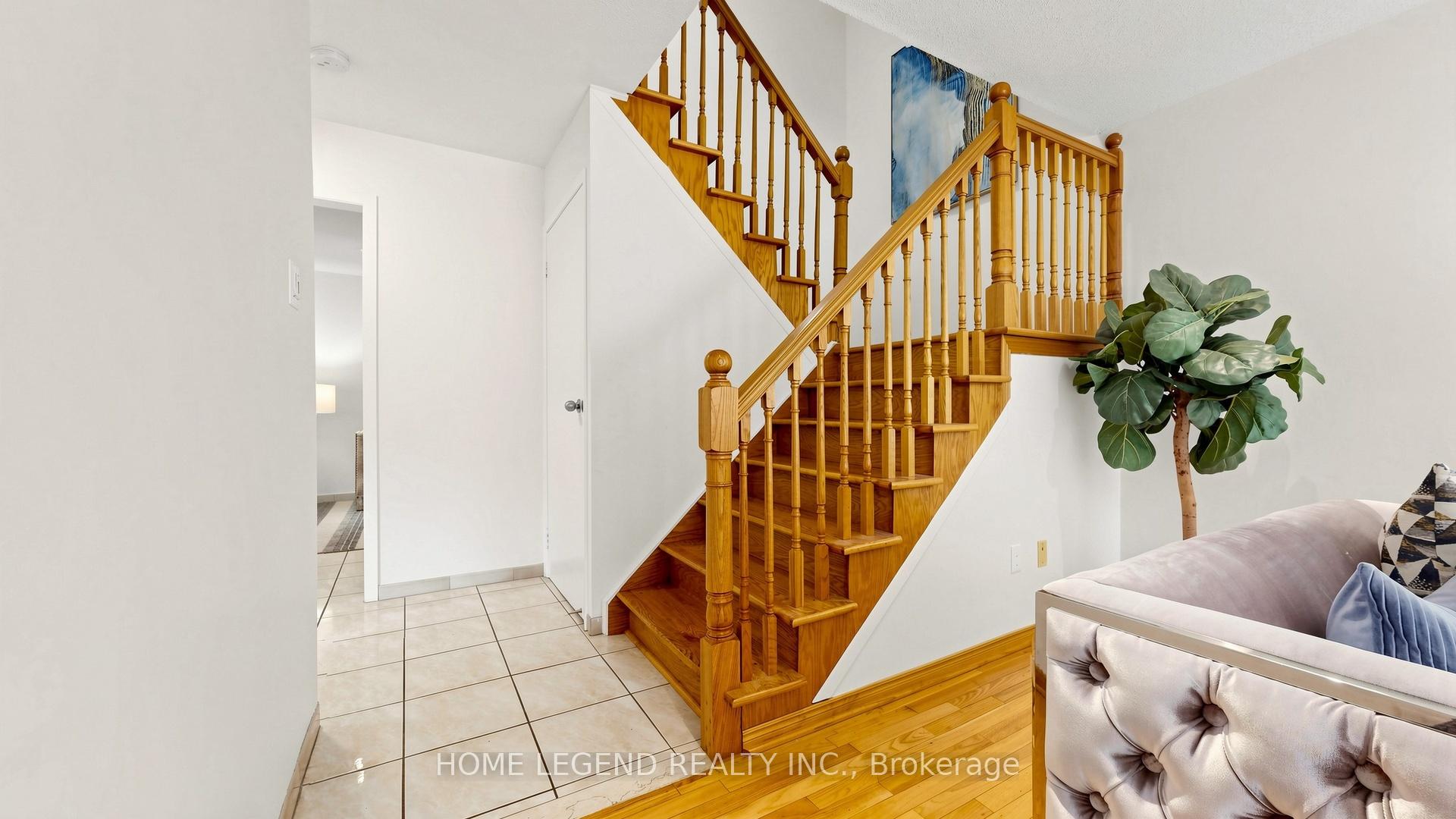 Photo 19 of 79 Upton Crescent, Markham, Milliken Mills West — HOMEH