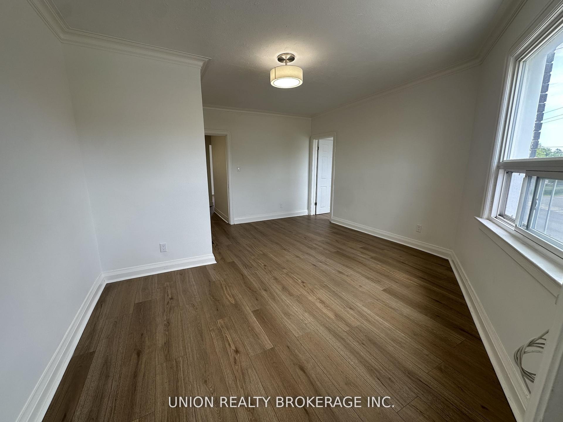 Photo 2 of Unit Upper Unit, 582 Danforth Road, Scarborough, Clairlea-Birchmount — HOMEH