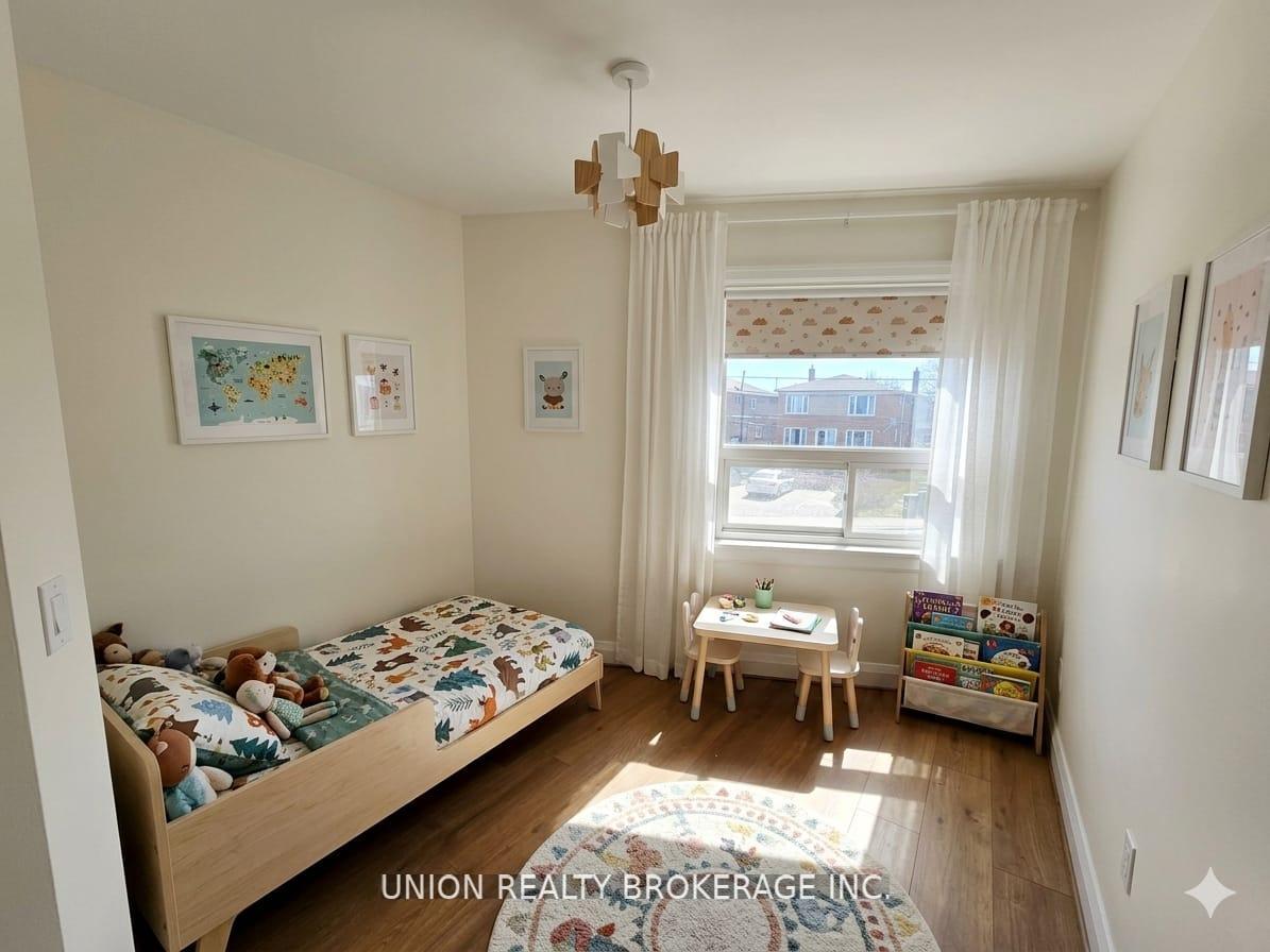 Photo 5 of Unit Upper Unit, 582 Danforth Road, Scarborough, Clairlea-Birchmount — HOMEH