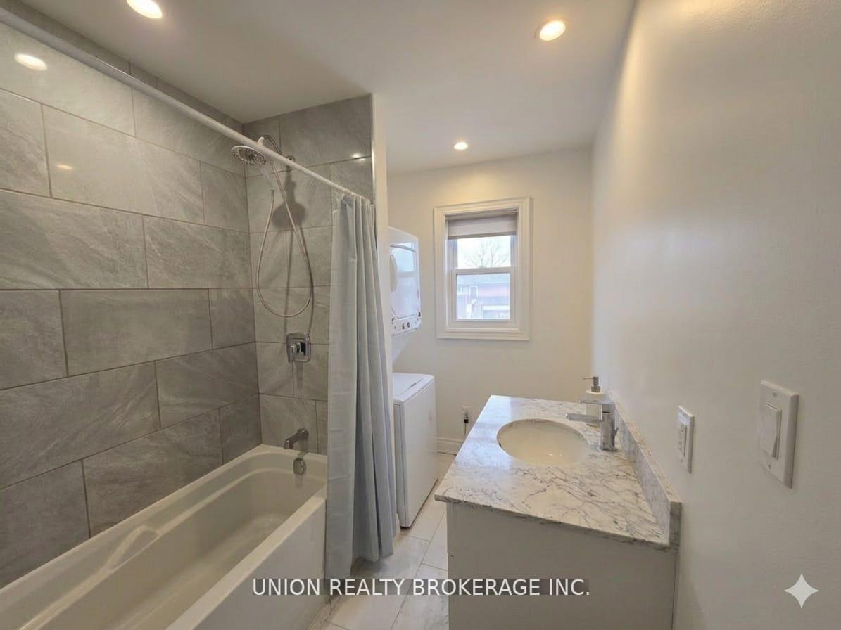 Photo 10 of Unit Upper Unit, 582 Danforth Road, Scarborough, Clairlea-Birchmount — HOMEH