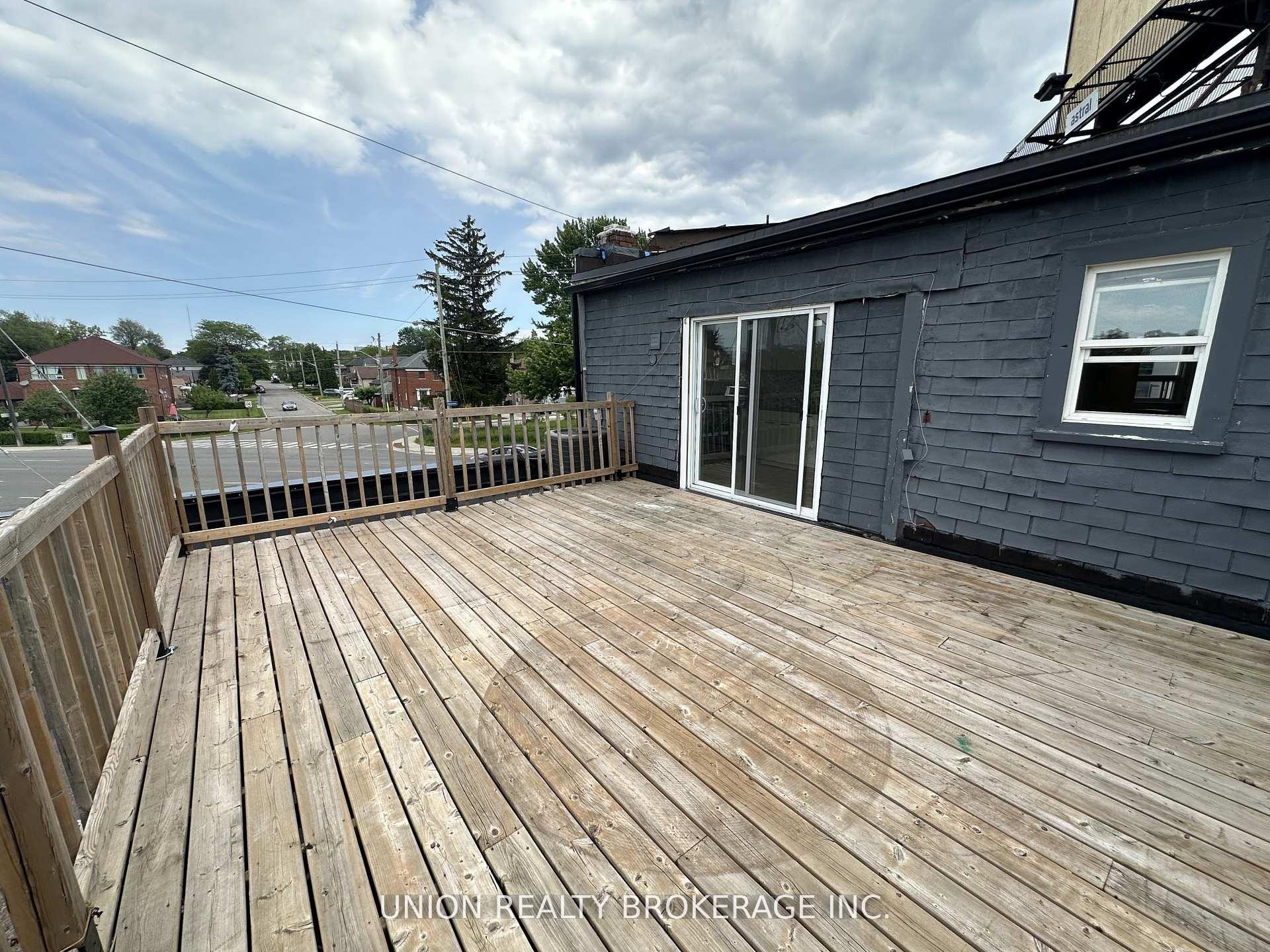 Photo 12 of Unit Upper Unit, 582 Danforth Road, Scarborough, Clairlea-Birchmount — HOMEH