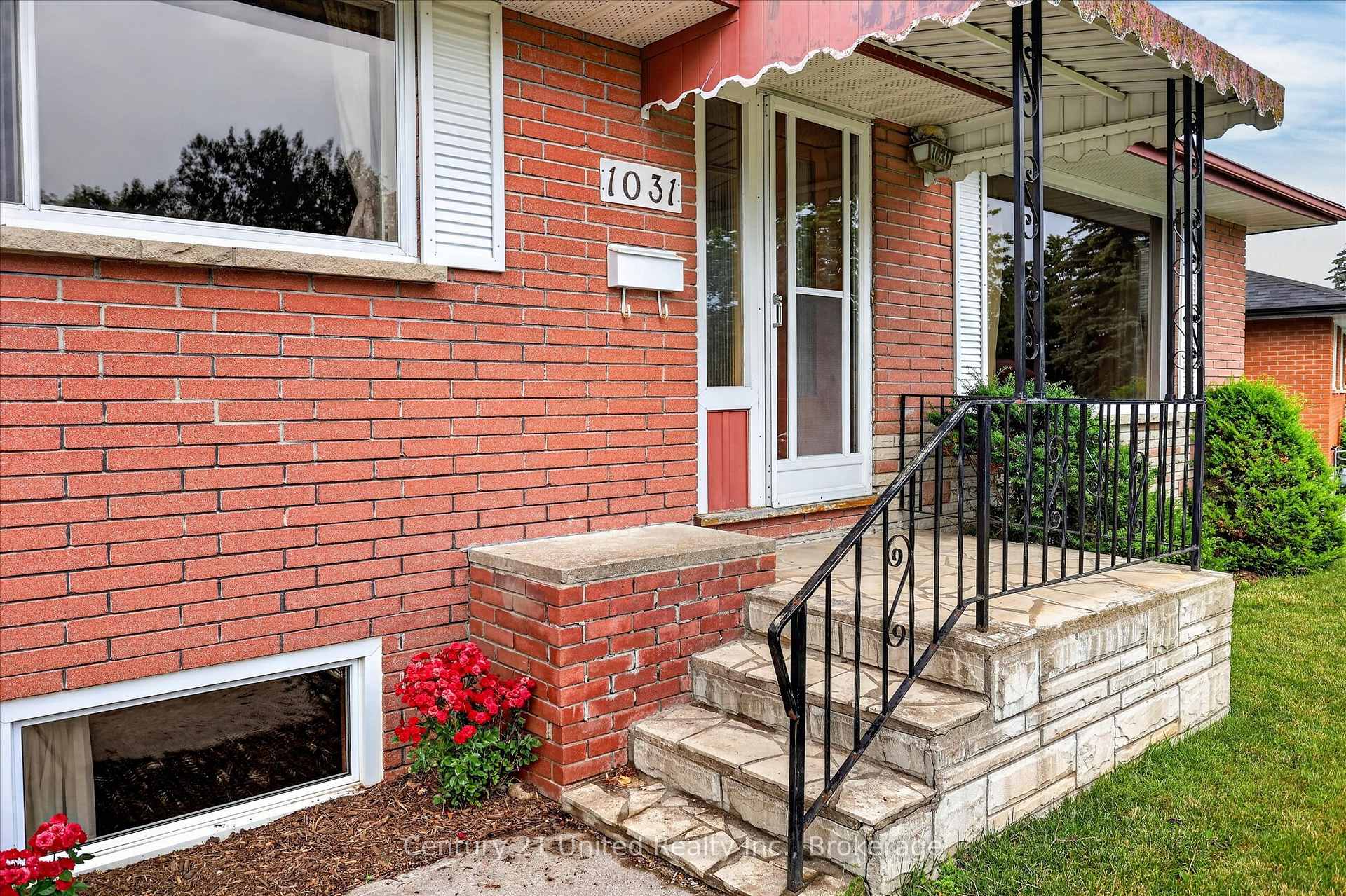 Photo 2 of 1031 Oriole Drive, Peterborough, Northcrest Ward 5 — HOMEH