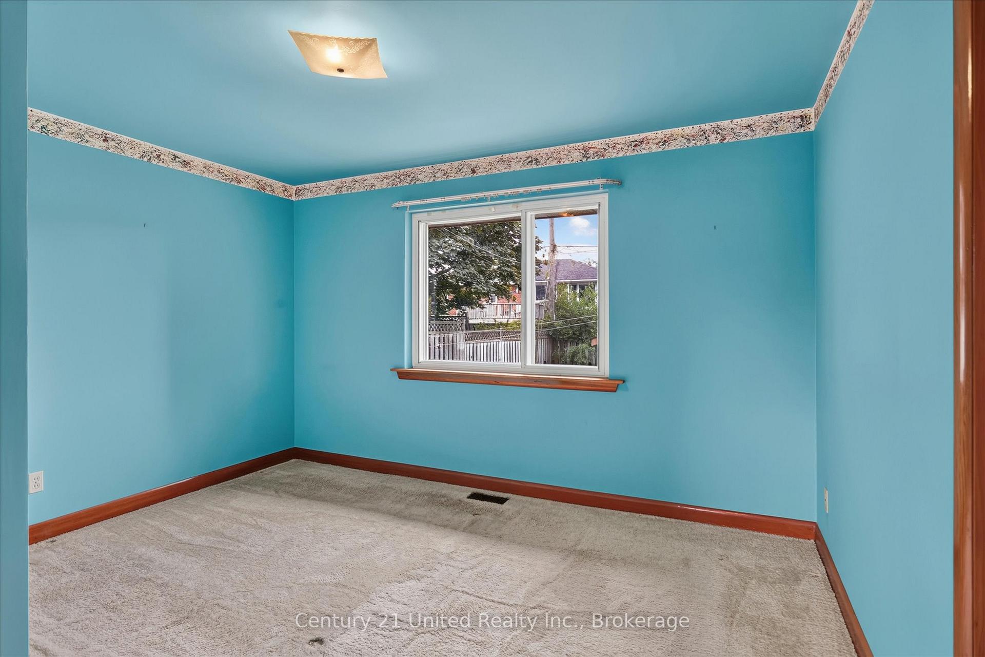 Photo 10 of 1031 Oriole Drive, Peterborough, Northcrest Ward 5 — HOMEH