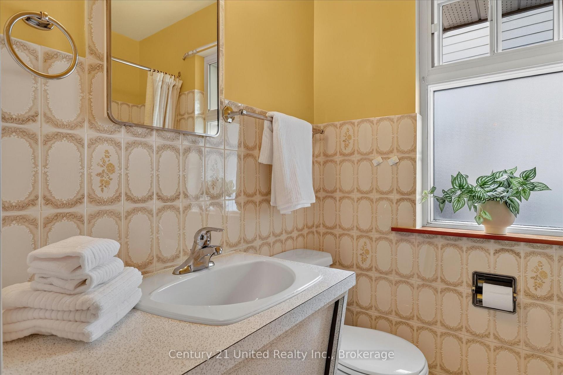 Photo 13 of 1031 Oriole Drive, Peterborough, Northcrest Ward 5 — HOMEH