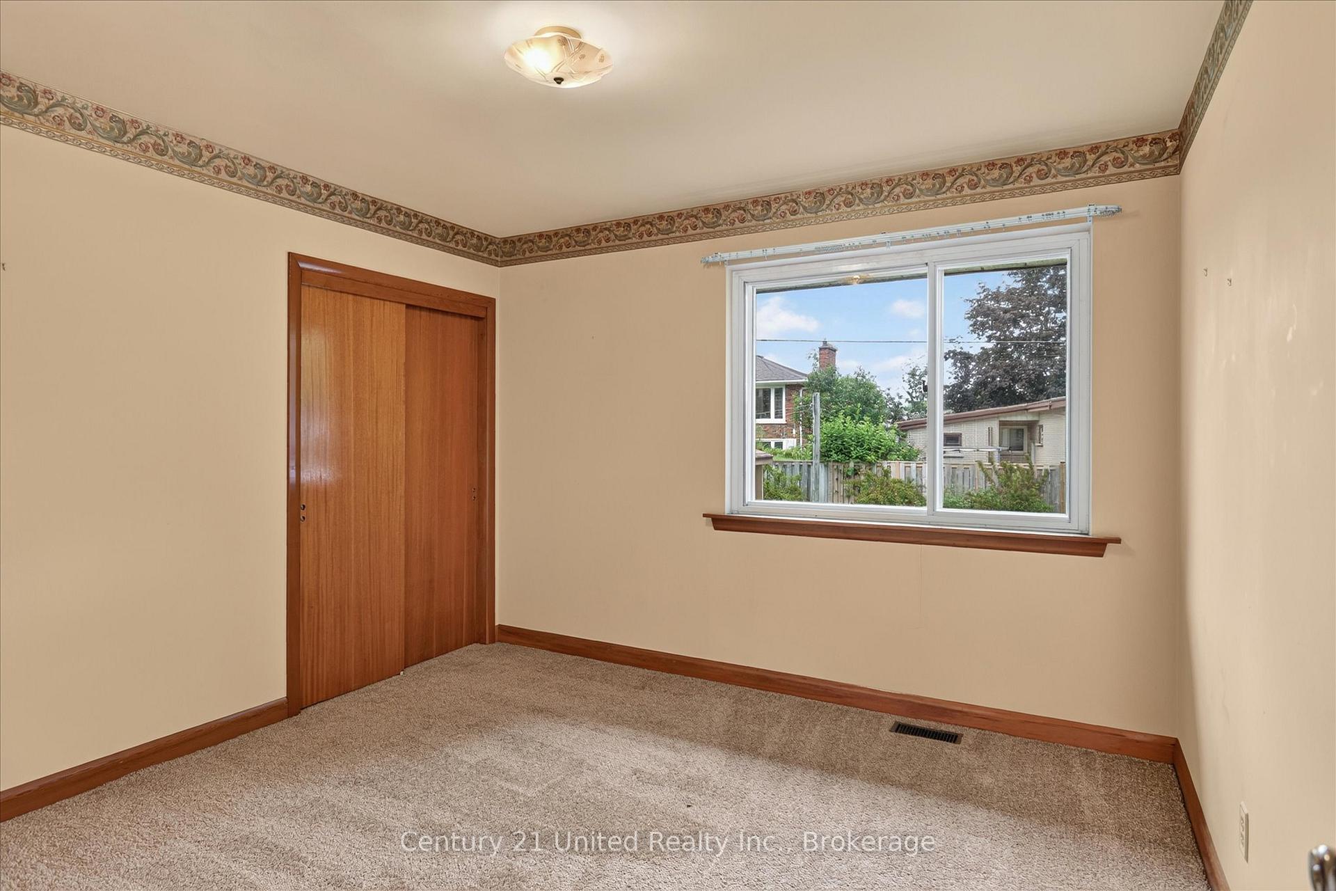 Photo 14 of 1031 Oriole Drive, Peterborough, Northcrest Ward 5 — HOMEH