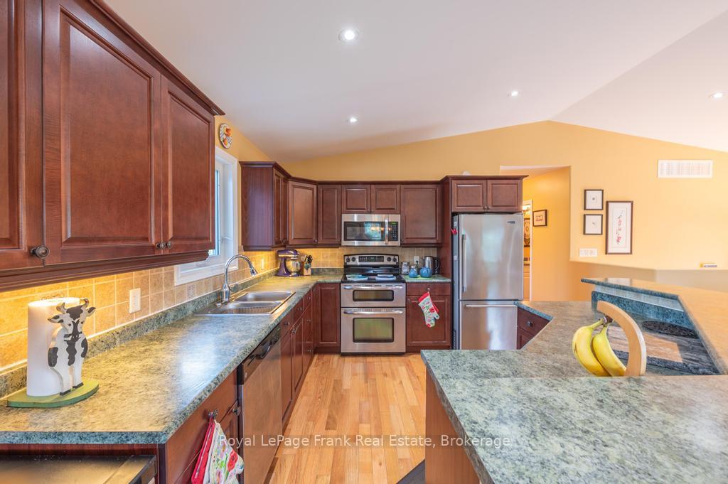 Photo 15 of 406 Lakehurst Circle Road, Trent Lakes — HOMEH