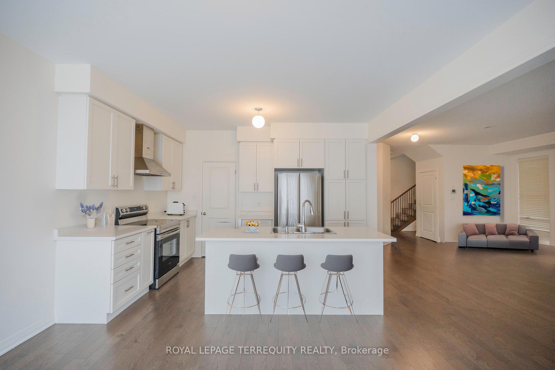 Photo 5 of 27 Clipper Lane, Clarington, Bowmanville — HOMEH