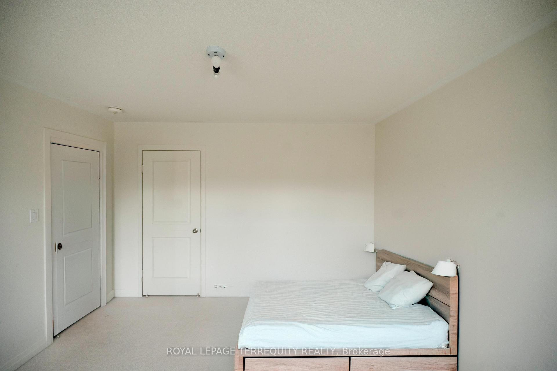 Photo 13 of 27 Clipper Lane, Clarington, Bowmanville — HOMEH