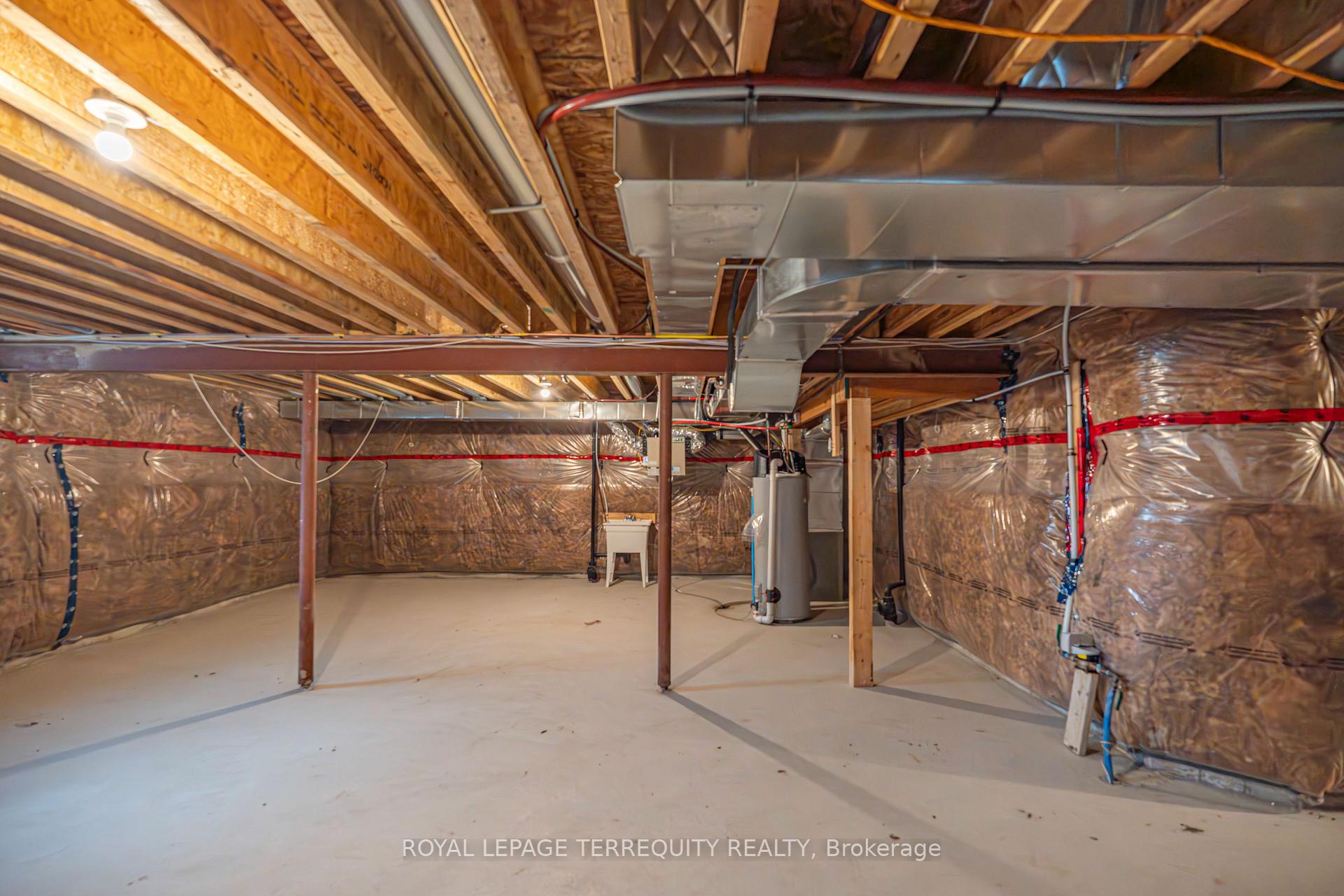 Photo 22 of 27 Clipper Lane, Clarington, Bowmanville — HOMEH