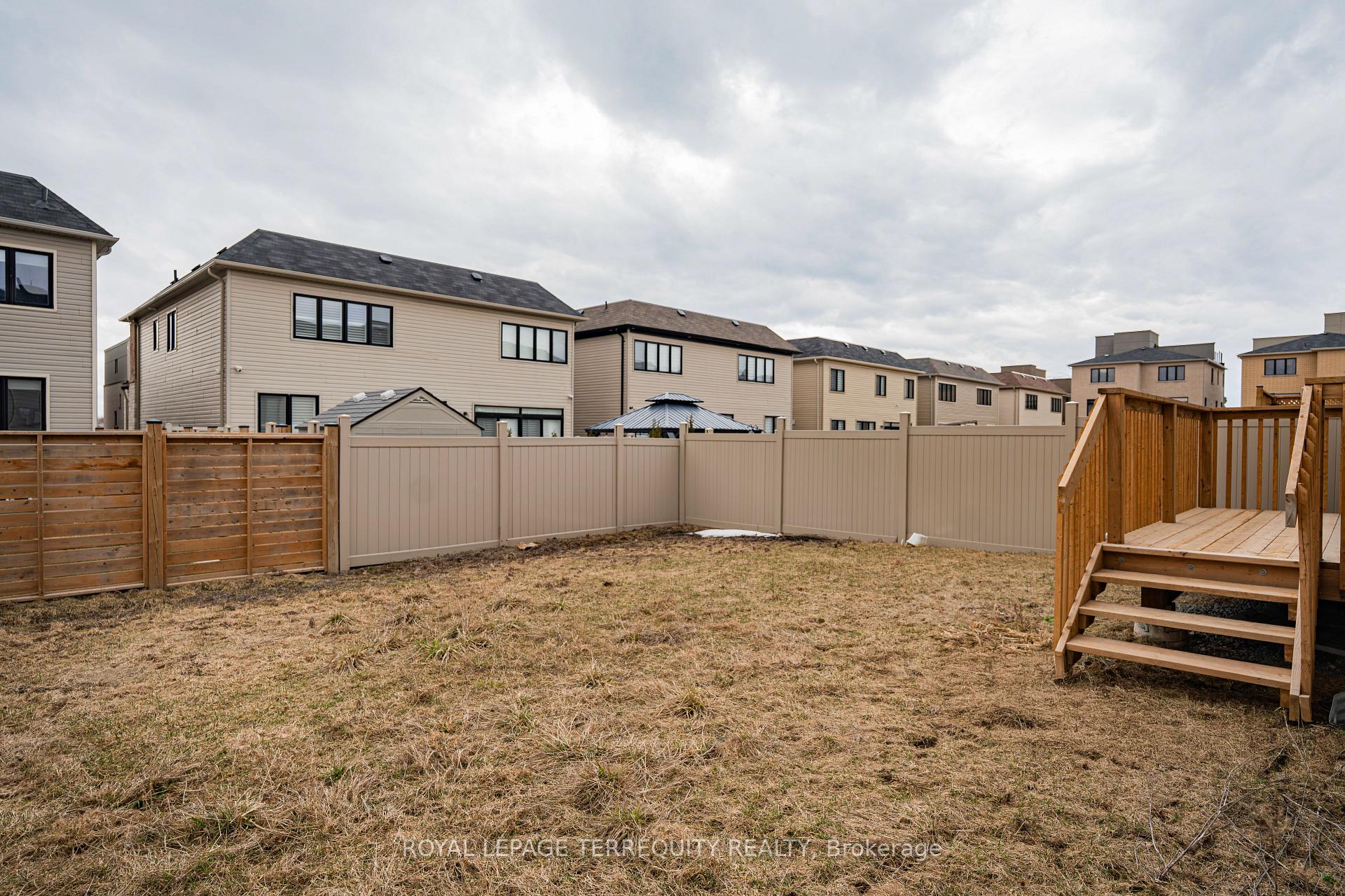 Photo 25 of 27 Clipper Lane, Clarington, Bowmanville — HOMEH