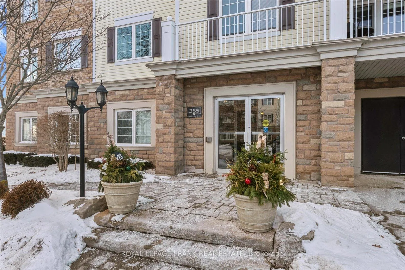 Photo 3 of Unit 204, 385 Lakebreeze Drive, Clarington, Newcastle — HOMEH