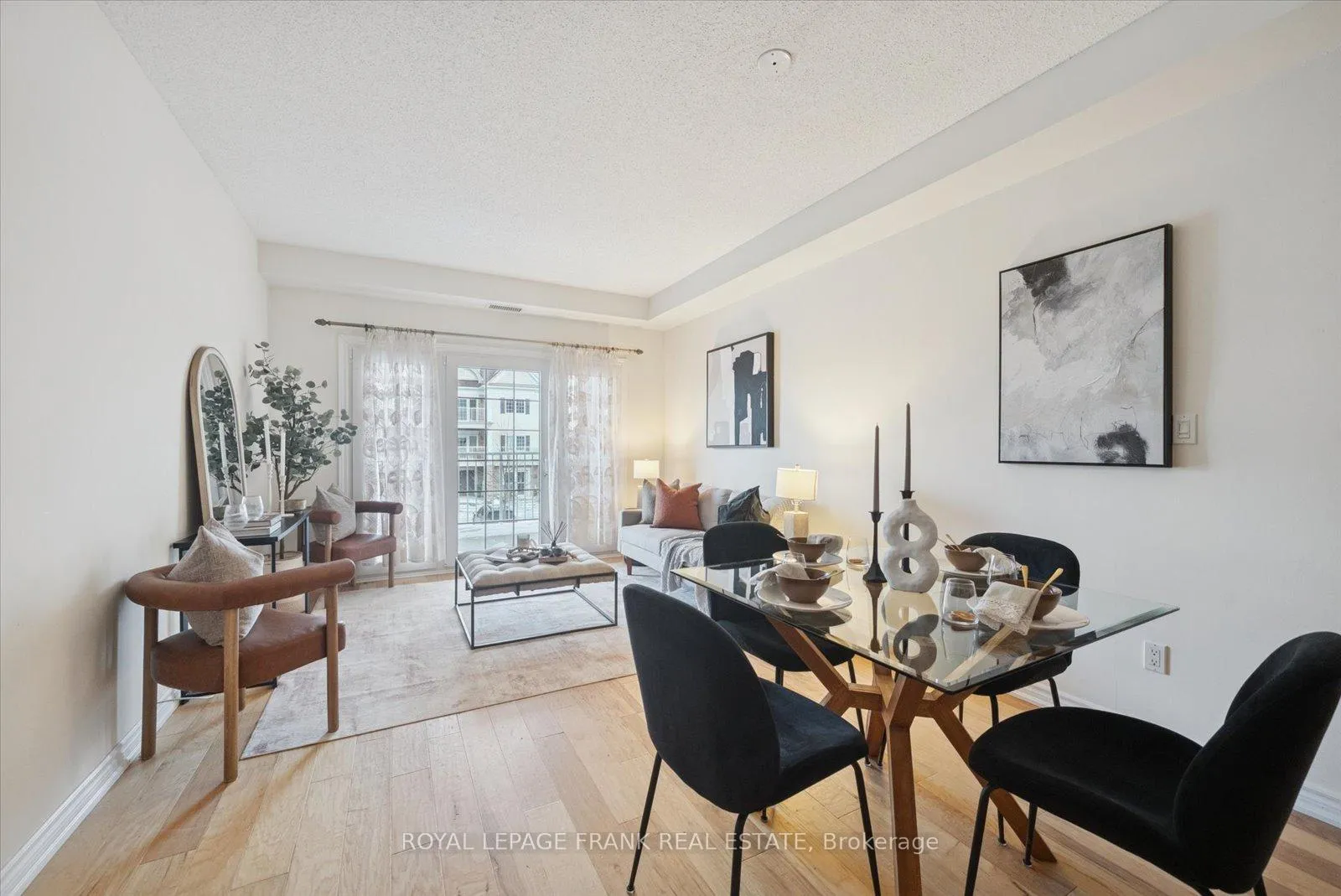 Photo 6 of Unit 204, 385 Lakebreeze Drive, Clarington, Newcastle — HOMEH