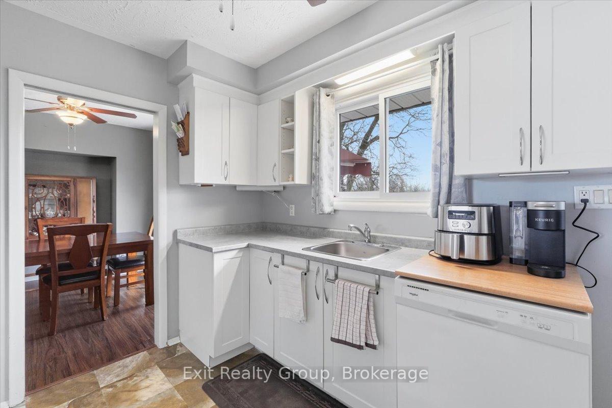 Photo 11 of 196 Elmwood Drive, Belleville, Belleville Ward — HOMEH